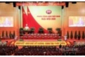 Đại biểu dự Đại hội XIII của Đảng thảo luận các văn kiện Đại hội