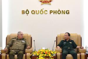 Trung tướng Thái Đại Ngọc tiếp Cục trưởng Cục Thông tin liên lạc, Bộ các Lực lượng vũ trang Cách mạng Cuba