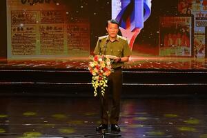 Báo chí đấu tranh không khoan nhượng với tham nhũng, tiêu cực