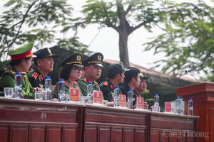 Tiếp lửa tinh thần cho chiến sĩ Công an nhân dân tham gia diễu binh A80