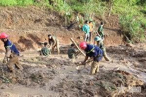 Điện Biên: Trắng đêm thông đường vào vùng mưa lũ