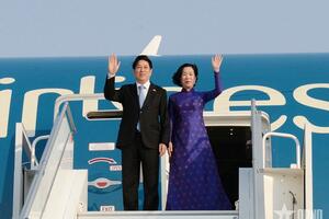 Chủ tịch nước Lương Cường đến Luanda, bắt đầu chuyến thăm cấp nhà nước Cộng hòa Angola