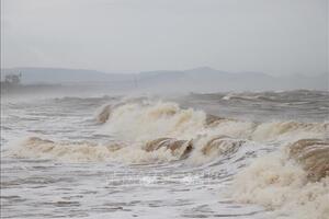 Áp thấp nhiệt đới hướng vào vùng biển từ Nghệ An đến Huế