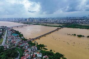 Hà Nội cảnh báo lũ trên các sông vượt báo động 1, nhiều sông trên báo động 3