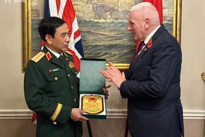 Đại tướng Phan Văn Giang gặp song phương Quốc vụ khanh Quốc phòng Anh