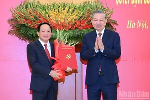 Tổng Bí thư Tô Lâm trao quyết định bổ nhiệm Đại tướng Trịnh Văn Quyết giữ chức Trưởng ban Tuyên giáo và Dân vận Trung ương