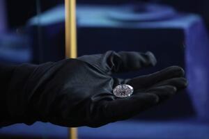 Nhu cầu đầu tư kim cương tăng mạnh tại Nga