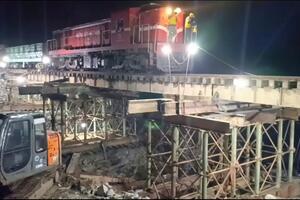 Thông tuyến đường sắt Bắc - Nam sau bão số 13