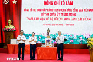 Tổng Bí thư: Cảnh sát biển phải là 'điểm tựa' để ngư dân vươn khơi bám biển