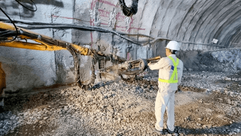 Thi công hầm Núi Vung - cao tốc Cam Lâm - Vĩnh Hảo gặp khó