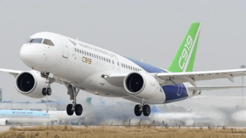 Máy bay "Made in China" chính thức cất cánh: Nhận được hàng trăm đơn đặt hàng, giá rẻ hơn cả Airbus