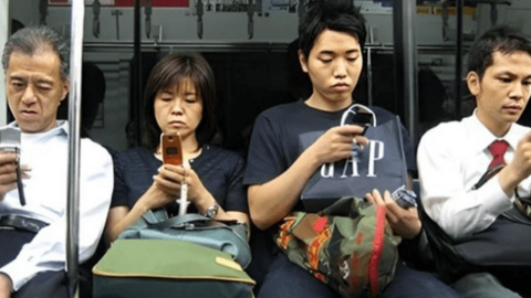 Là cường quốc công nghệ, tại sao Nhật Bản lại  "lép vế" trong cuộc đua điện thoại thông minh?