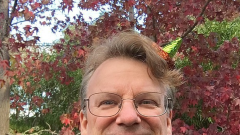 Nhân viên làm việc lâu đời nhất Apple đã tại vị được 48 năm: Được tuyển dụng từ năm 14 tuổi, là thành viên thứ 8 của nhà táo khuyết, từng bị cảnh báo ‘đừng nên chơi với Steve Jobs’