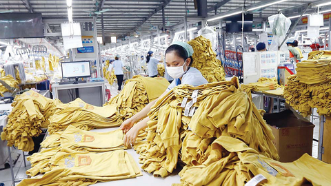 Giảm nhiều khoản phí, lệ phí để hỗ trợ doanh nghiệp, người dân