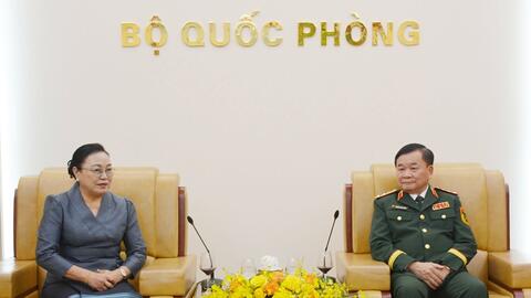 Thượng tướng Hoàng Xuân Chiến tiếp Đại sứ Lào tại Việt Nam