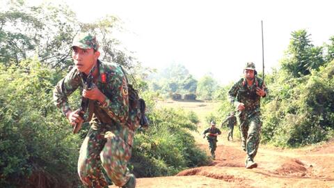 Kiên trung thời chiến, vững bước thời bình