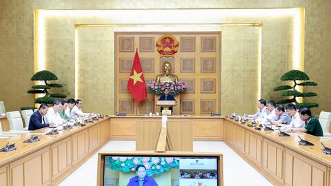 Thủ tướng họp khẩn về ứng phó, khắc phục hậu quả mưa lũ tại miền Trung