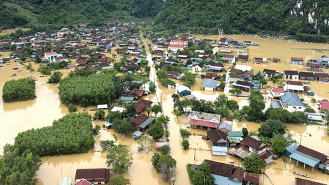 Thủ tướng chỉ đạo khắc phục nhanh hậu quả mưa lũ tại Trung Bộ, sớm ổn định đời sống nhân dân