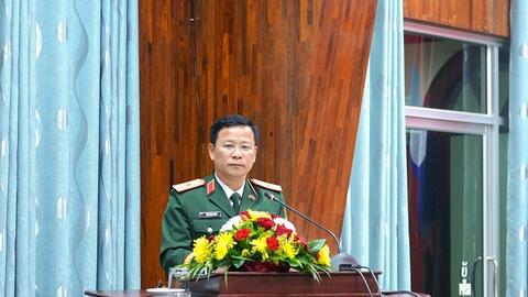 Đại tướng Nguyễn Tân Cương dự lễ trao Huân chương của Nhà nước Việt Nam tặng tập thể và cá nhân thuộc Bộ Quốc phòng Lào