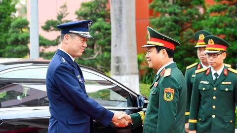 Đại ​tướng Nguyễn Tân Cương chủ trì lễ đón Tham mưu trưởng Liên quân Nhật Bản thăm chính thức Việt Nam