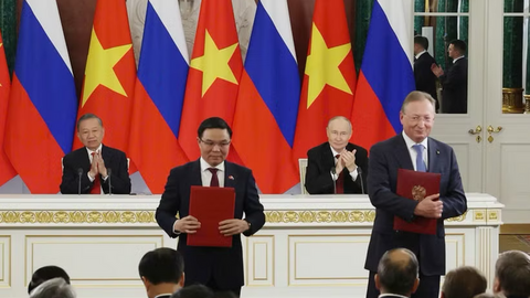 Tổng Bí thư, Chủ tịch nước Tô Lâm và Tổng thống Nga chứng kiến Lễ trao các văn kiện hợp tác