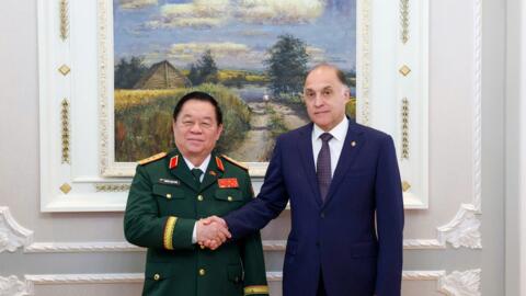 Đại tướng Nguyễn Trọng Nghĩa chào xã giao Thư ký Hội đồng An ninh Quốc gia Cộng hòa Belarus