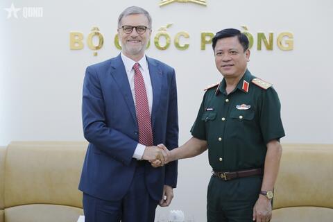 Hợp  tác quốc phòng Việt Nam - Pháp phát triển theo hướng thiết thực, hiệu quả