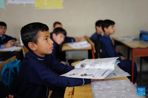 Trẻ em Afghanistan theo đuổi con chữ giữa muôn vàn thách thức