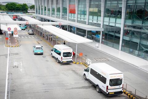 Sân bay Nội Bài điều chỉnh làn đón xe dịch vụ tại Nhà ga T1