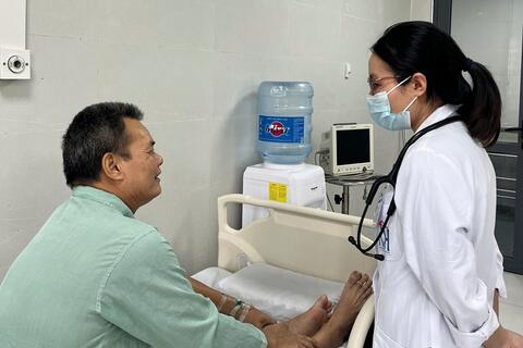 Người bệnh ung thư chảy máu mắt, xuất huyết tiêu hóa sau khi ăn thịt chó