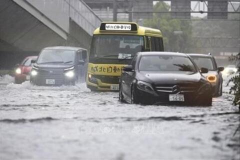 Bão Dujuan làm hàng chục người thương vong tại Nhật Bản