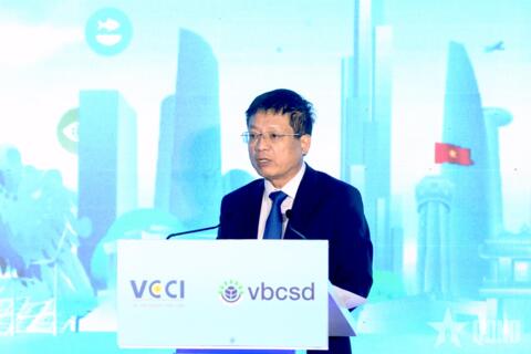 Chuyển từ tăng trưởng dựa vào nguồn lực sang dựa vào năng suất và đổi mới sáng tạo