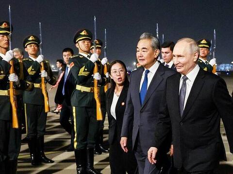 Tổng thống Nga Putin bắt đầu thăm Trung Quốc