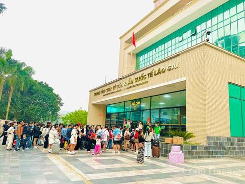 Phạt tới 50 triệu đồng khi xuất cảnh mang tiền, vàng vượt mức quy định