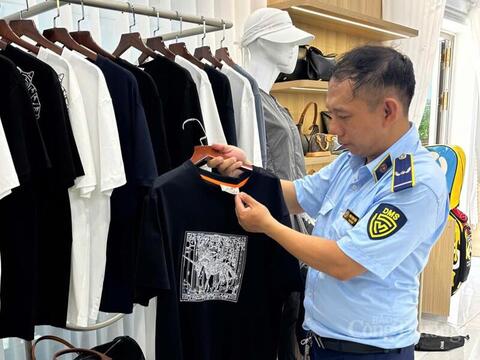 Đà Nẵng: Tạm giữ 652 sản phẩm giả nhãn hiệu, phạt hơn 240 triệu đồng