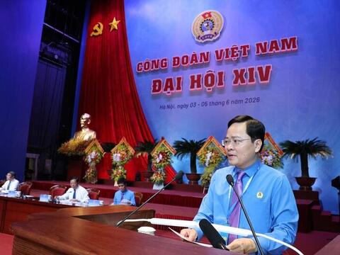 Thủ tướng trao đổi, thảo luận với đại biểu dự Đại hội XIV Công đoàn Việt Nam