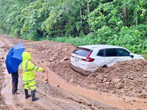 Lai Châu: Mưa lớn gây sạt lở trên nhiều tuyến đường trọng yếu
