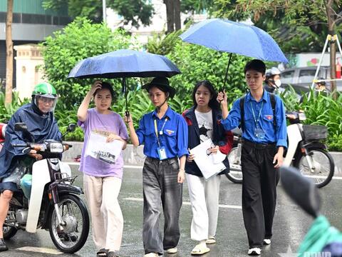Thí sinh làm bài thi cuối cùng Kỳ thi tốt nghiệp THPT năm 2026