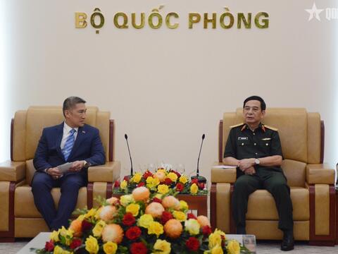 Đại tướng Phan Văn Giang tiếp Quyền Bộ trưởng Bộ Hải quân Hoa Kỳ