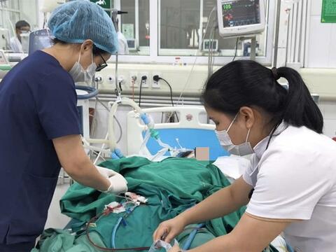 Cấp cứu xuyên đêm cho bệnh nhân sốt xuất huyết mắc đái tháo đường tuýp 2