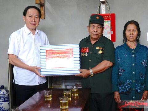 Phó Thủ tướng Lê Tiến Châu kiểm tra tiến độ Trường phổ thông nội trú liên cấp tại TP. Huế