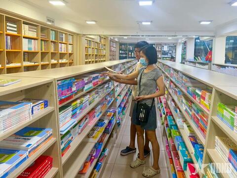 Sẵn sàng dùng chung một bộ sách giáo khoa