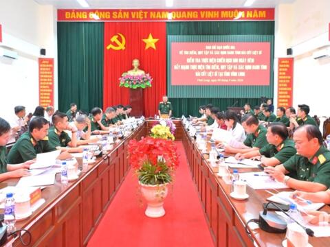 Thượng tướng Lê Quang Minh kiểm tra công tác tìm kiếm, quy tập và xác định danh tính hài cốt liệt sĩ tại tỉnh Vĩnh Long