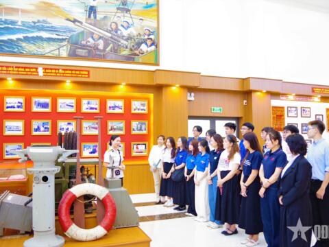 Hội Hữu nghị Việt Nam - Đông Nam Á TP Hồ Chí Minh tham quan, tìm hiểu biển, đảo