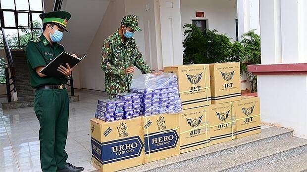 Buôn lậu thuốc lá lại tăng nhiệt ở biên giới Tây Nam