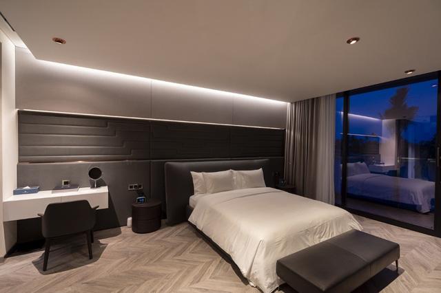 Màn trình diễn ánh sáng tuyệt đẹp tại villa sang trọng bên sông Cổ Cò - Ảnh 3. Màn trình diễn ánh sáng tuyệt đẹp tại villa sang trọng bên sông Cổ Cò - Ảnh 3.