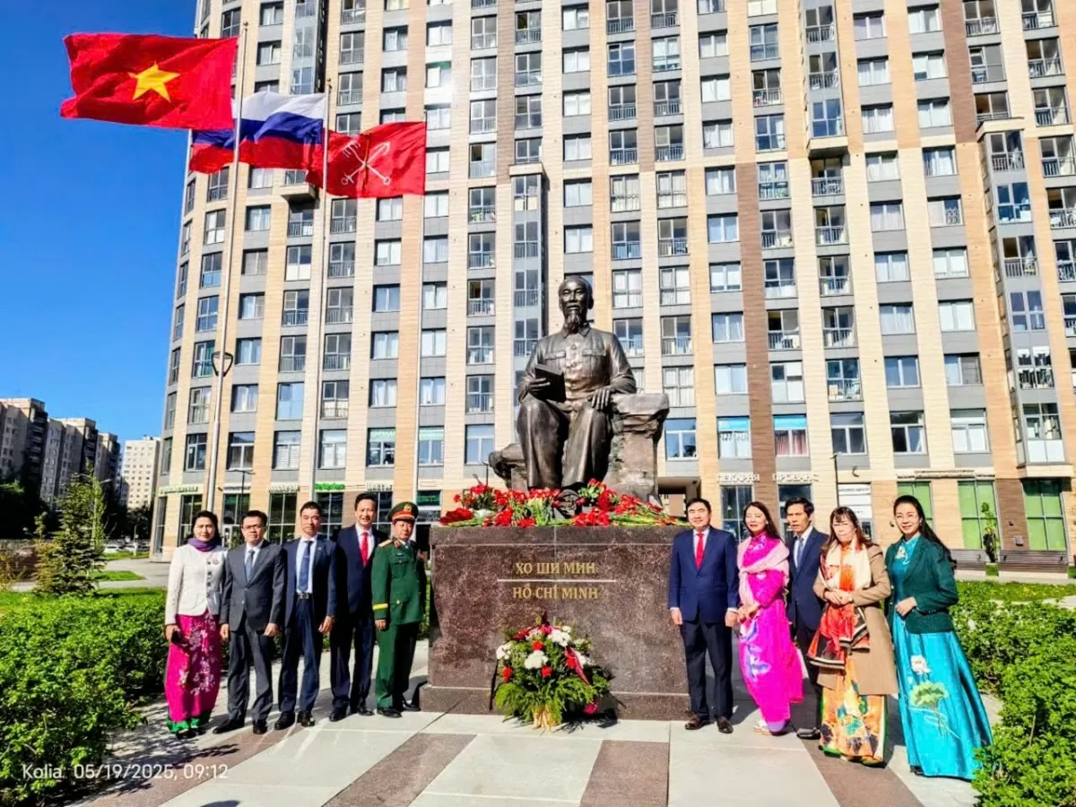 Đoàn công tác Điện Biên dự kỷ niệm 135 năm Ngày sinh Chủ tịch Hồ Chí Minh tại Nga