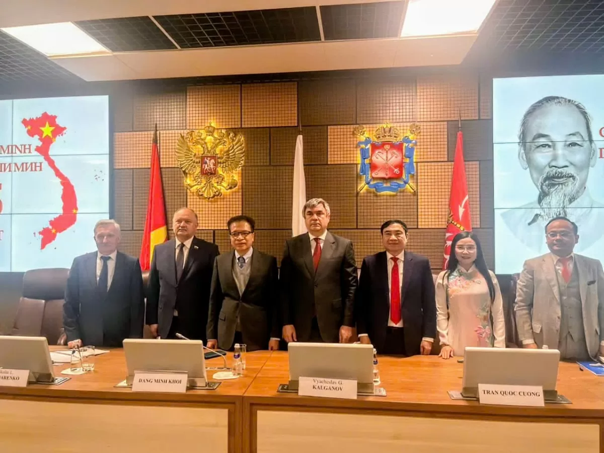 Đoàn công tác Điện Biên dự kỷ niệm 135 năm Ngày sinh Chủ tịch Hồ Chí Minh tại Nga