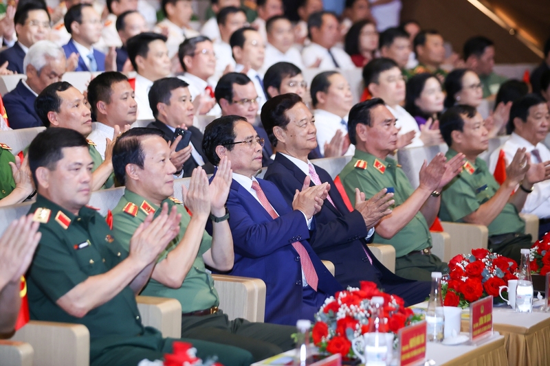 Thủ tướng Phạm Minh Chính cùng các đại biểu dự Đại hội Thi đua "Vì an ninh Tổ quốc" lần thứ IX. Ảnh: VGP/Nhật Bắc