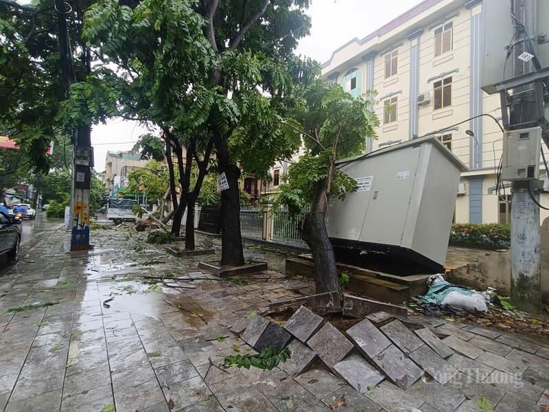 Nhiều công trình điện đã bị ảnh hưởng, dẫn đến cục bộ nhiều nơi bị cắt điện, tuy nhiên ngành điện đã nhanh chóng khắc phục sự cố